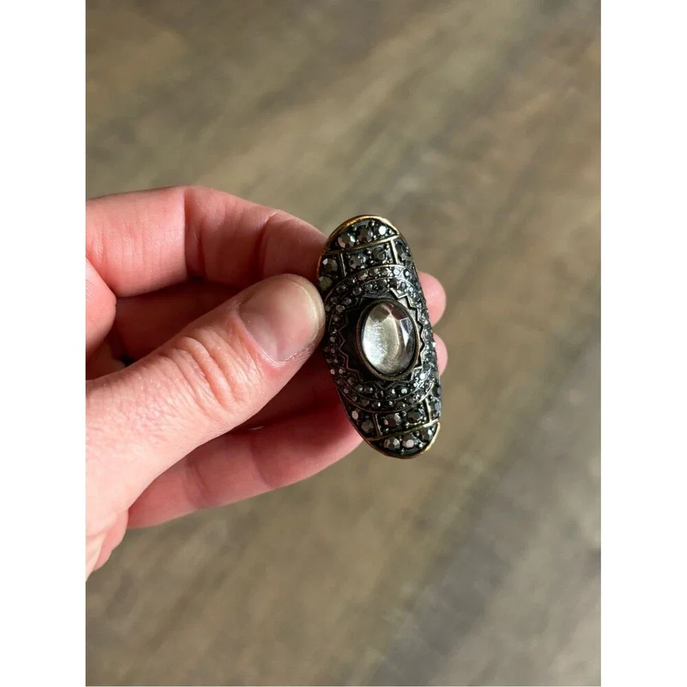 Vintage women size 13.5 dark metal black clear rhinestone statement knuckle ring